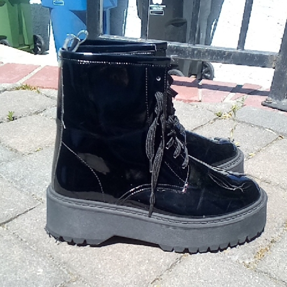 ASOS Private Patent Leather Platform Combat Boots Size 8.5 US 39 EUR NEW